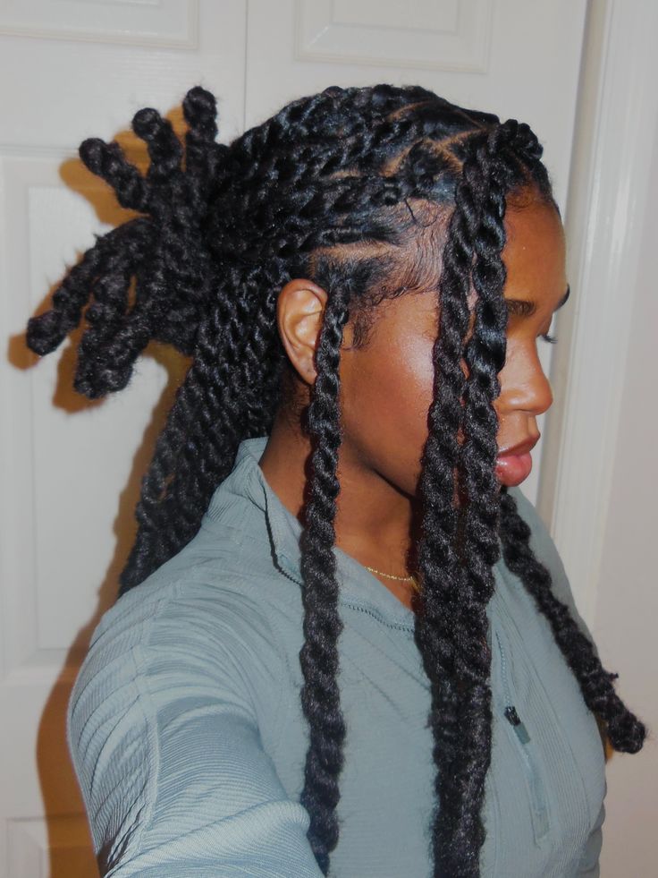 Boho Braids bas du dos — Glow Room Hair Ottawa